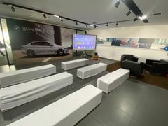 -上海宝信宝马4S店