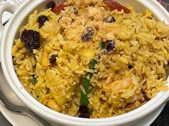 泰式菠萝虾仁腊肉炒饭-色香味(澳门巴黎人店)
