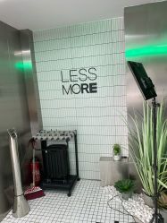 点击看大图 -LESSMORE科技头皮理容中心