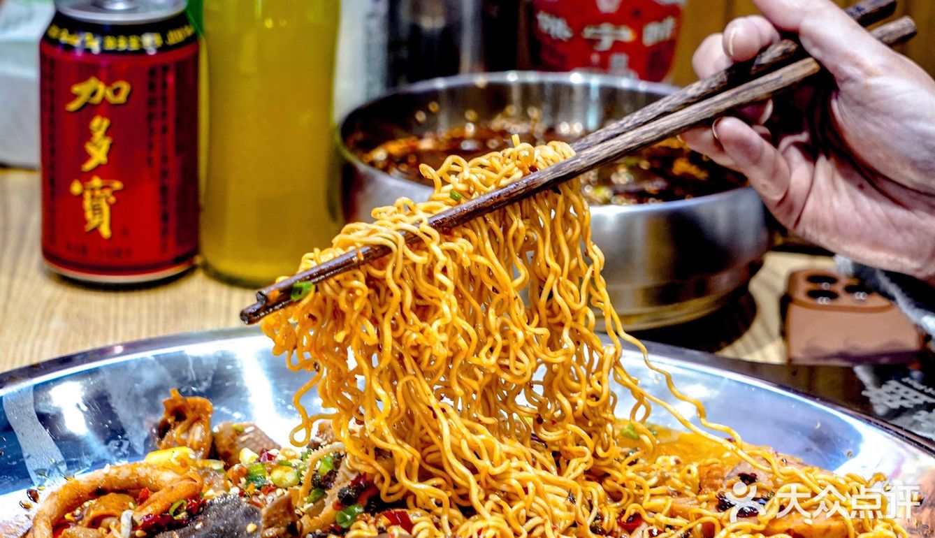 🚦街边招牌美食、公司旁边的麻辣烫香的遭不住‼️