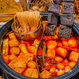 痞幼也太会吃了吧🆘螺蛳粉火锅果然上头！