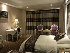 -柏纳酒店(百色市政府恒基广场店)