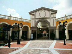 -佛罗伦萨小镇广佛名品奥特莱斯(疏港路店)