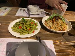 -胡桃里音乐餐厅(陶溪川店)(川湘赣菜·世界百大酒庄直供红酒·音乐表演)