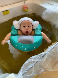 -欢乐悠游婴儿游泳(金碧花园店)