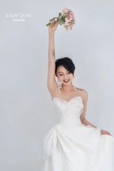 -Lady  Jane高端婚纱礼服馆