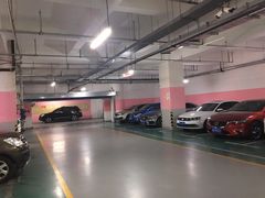 -爱琴海购物公园-地下停车场