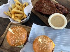 -Ribs & Burgers The Rocks