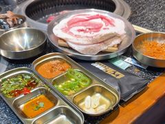 -红泥小火炉·东北泥炉烤肉(天一旗舰店)