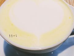 香蕉丝绒拿铁-ZING COFFEE 镜咖啡