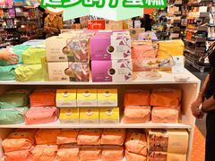 -文艺复兴百货(米兰大教堂广场店)