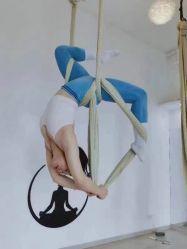 -小黑裙瑜伽·普拉提