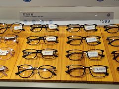 -LOOK眼镜·蔡司依视路配镜(宝山万达店)