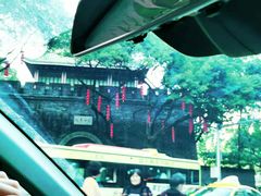 -越秀山体育场-地上停车场