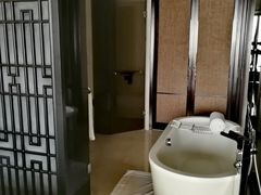 -三亚湾海居铂尔曼度假酒店