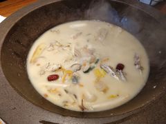 -咕嘟草帽鱼·牛奶一样的鲜鱼汤(天鹅湖万达广场店)