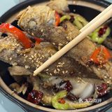 带大家参观下我们的河边小食堂