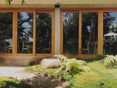 -Chom Cafe and Restaurant