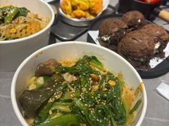 -W COLLECTIVE  DESSERT SHOP