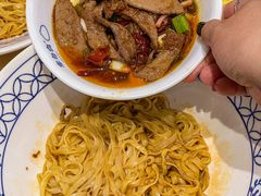 -李与白包子铺(桐梓林店)
