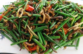 Stir-fried Leek Flowers with Mud Crabs