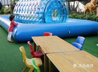 周末去了可可天空农场，农场就在中大银泰城5楼的天台