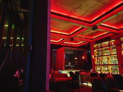 -饮湖威士忌鸡尾酒吧