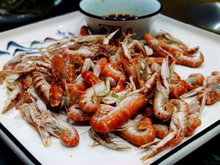 闽东霞浦滩涂海鲜-"嗯,这家海鲜店进店,感觉店面很小,环境一.