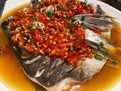 剁椒鱼头-辣得叫湘菜(四明店)