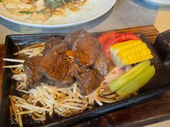 铁锄牛排-穹六人间 people 6(岳阳路店)