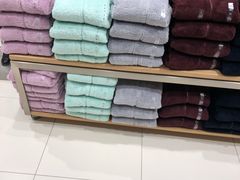 -优衣库(昆明七彩METOWN购物中心店)