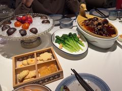 -八府香鸭·啫啫煲(华山路店)