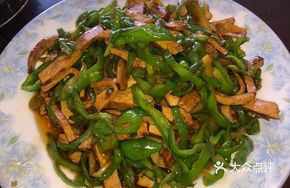 Stir-Fried Green Hangzhou Pepper with Stinky Tofu