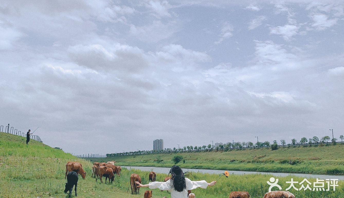 作为长沙人就不去跟外地人挤国金街了，给外地人腾个地