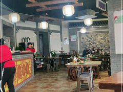 大堂-王明古法砂锅居(开化寺店)