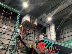 -极限PLAY运动娱乐新世界·团建派对潮玩休闲馆·室内蹦极高空游乐园