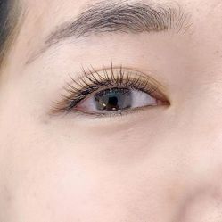 -花岐款式专研健康美甲沙龙