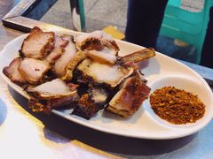 烤香猪拼盘-锅贴杨一手特色豆花烤鱼饭店(荔波美食街店)