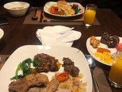 -恰餐厅及酒吧 CHAR Bar & Grill (北京丽都皇冠假日店)