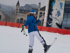 -荣盛康旅野三坡滑雪场