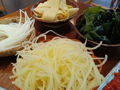 -黔有有贵州酸汤夺夺粉火锅(五味十字店)