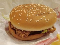 荷兰安格斯大师双层牛肉堡-麦当劳(鼓楼店)