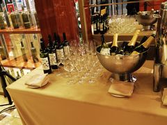 -大中华希尔顿酒店-念自助餐·嗨啤·小龙虾