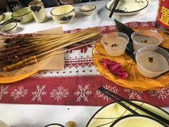 -刘姐啤酒鱼民族演艺餐厅(西街总店)