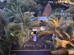 -三亚湾海居铂尔曼度假酒店