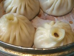 蟹粉灌汤包-京城小江南·北京烤鸭·江南土菜·白鱼(中关村店)
