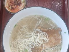 -百年老字号·观振兴蟹黄面·三虾面·苏式面(观前街富仁坊巷店)