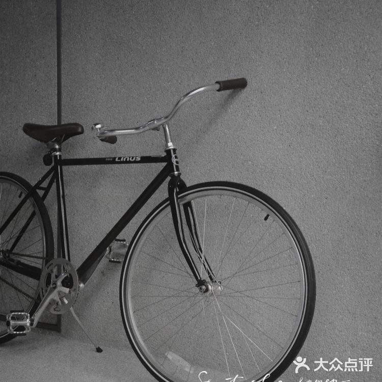 trova🖤非黑即白咖啡店