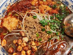 -爆炸头阿姨小四川正宗川味小吃(无任何分店)