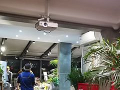 -HIGH FIVE哈福手工汉堡(桂林路店)